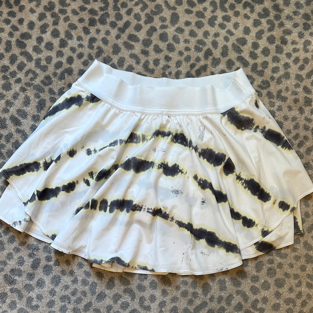 Lululemon Athletica Black and White Skater Skirt